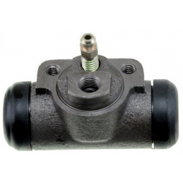 Brake cylinder, rear (6 cyl.) 64-70