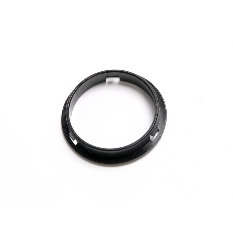 Manșon de instalare pe șorțul compartimentului motor 65-66