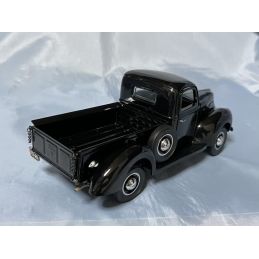 Franklin Mint Ford Pick-Up Truck 1940 1:24 czarny | Rusty-Shop