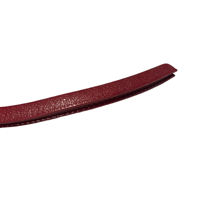 Kedra rosso scuro (marrone) tempestata sui bordi 65-68